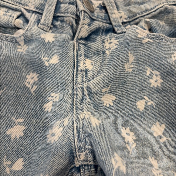 Floral Print Blue Jeans with White Top - Picture 3 of 4